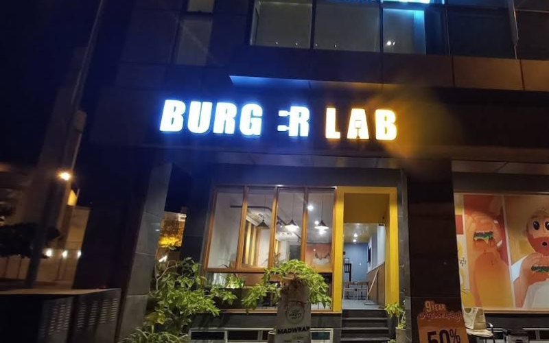 Burger Lab – Bahria Town Karachi